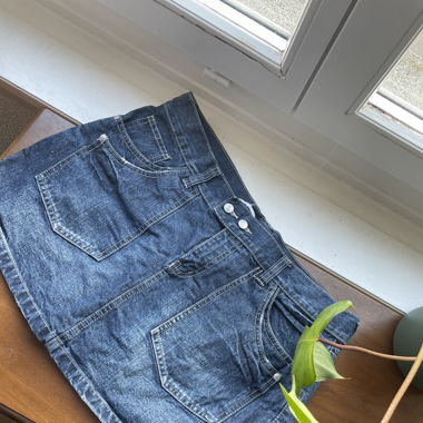 the perfect mini jeans skirt