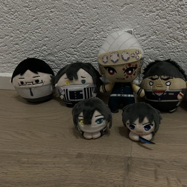 Anime Plüschfiguren Set – Demon Slayer, JoJo &mehr