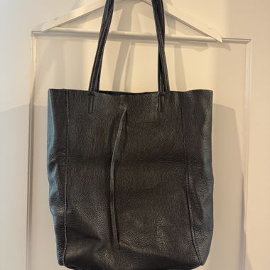 Schwarze Leder-Shopper-Tasche