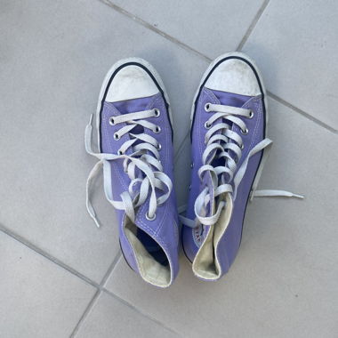 Converse in Violett 