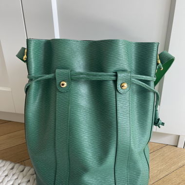 Borsa a secchiello in pelle verde