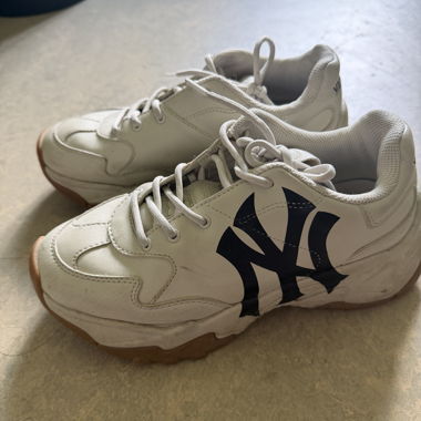 MLB Sneaker