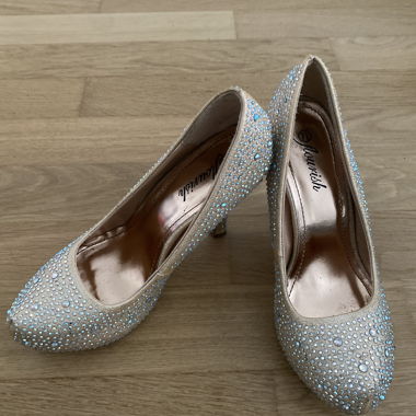 Décolleté con glitter e tacco