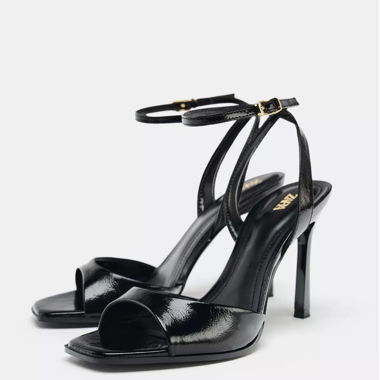 Schwarze High Heels