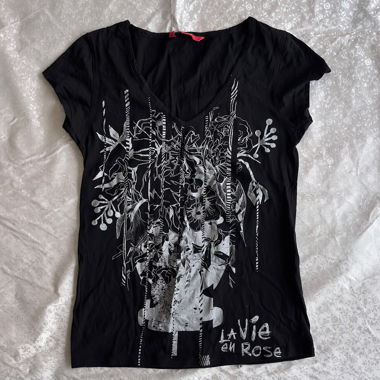 “La vie en rose” floral graphic print top