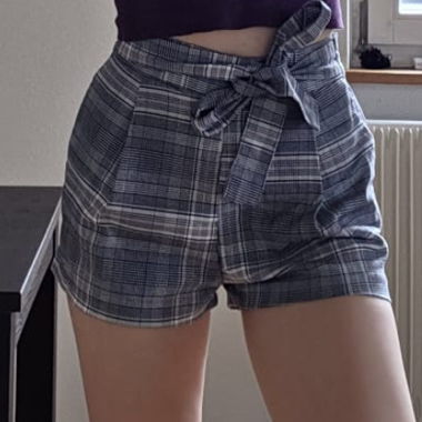 Pantaloncini a vita alta a quadri