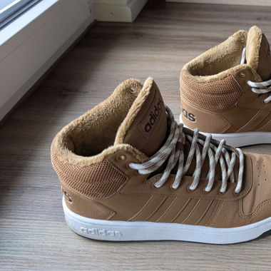 Adidas Hoops mid Size 44