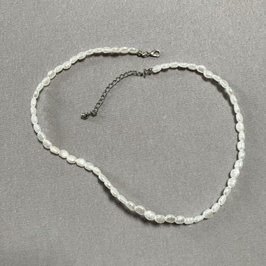Collana di perle con chiusura metallica
