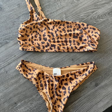 Leo Bikini