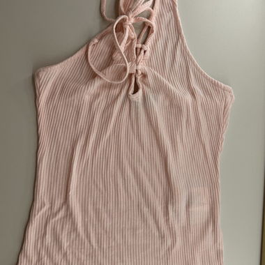 Pink ribbed halter-top