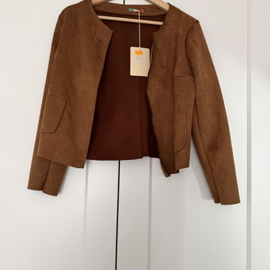 Braune Kurzjacke in Wildleder-Optik