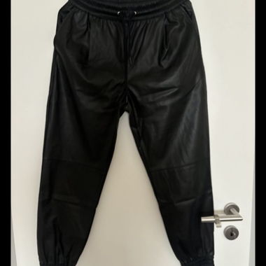 Pantalone in ecopelle nero, come nuovo