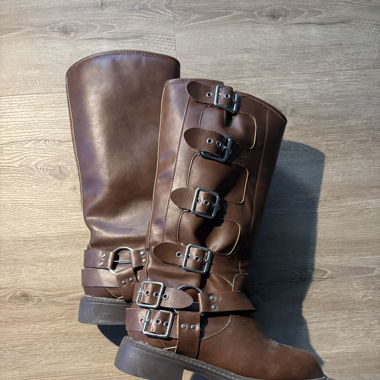 brown biker boots
