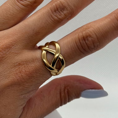Goldener Eleganter Ring