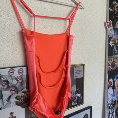 Body dos nu