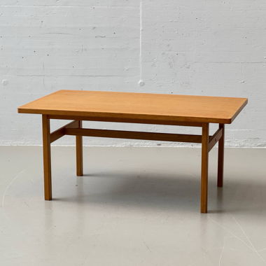 Couchtisch aus massivem hellen Buchenholz, 1970