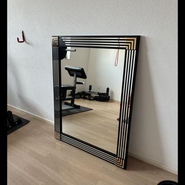 Grosser Design Spiegel