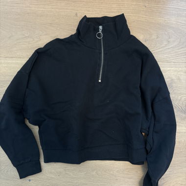 Pull noir