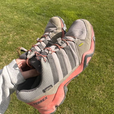 Scarpe da trekking Adidas Terrex Gore-Tex (grigio/rosso)