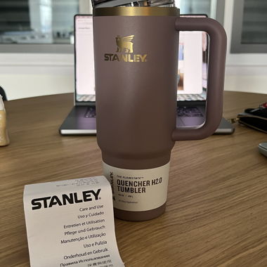 Gourde Stanley Quencher H2.0 en Mauve 0,88 L