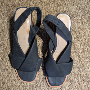 Gemütliche schwarze Pumps von COS