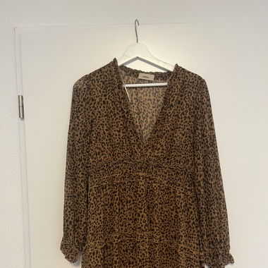 Langarm Kleid