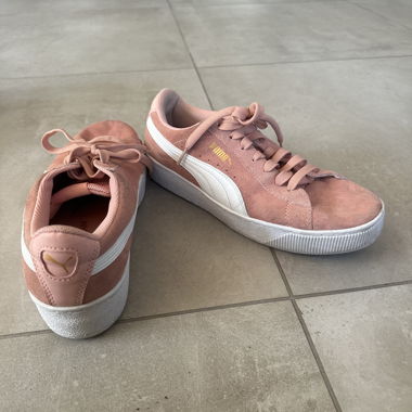 Puma Suede Sneakers in Pink