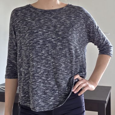 T-shirt grigio a maniche lunghe