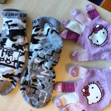 Kids Gloves and Socks Set