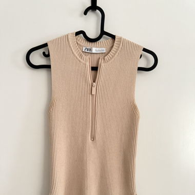 sleeveless top