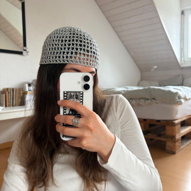 Cappellino in rete argentata