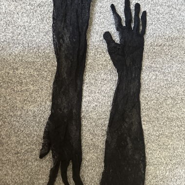 Black lace long gloves