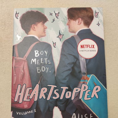 Heartstopper volume 1 auf Englisch 