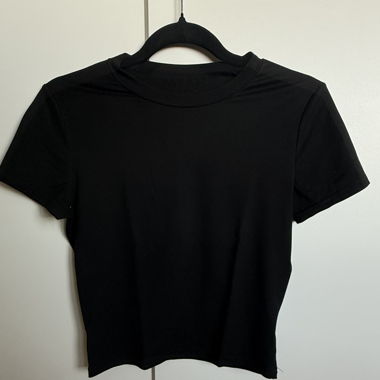 Crop-top T-shirt