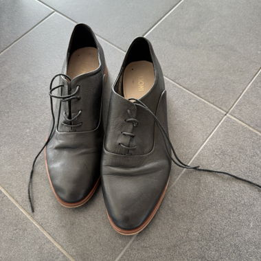 KIOMI Black Leather Lace-up Shoes