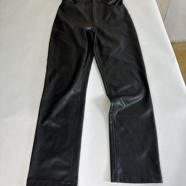Schwarze Faux-Lederhosen