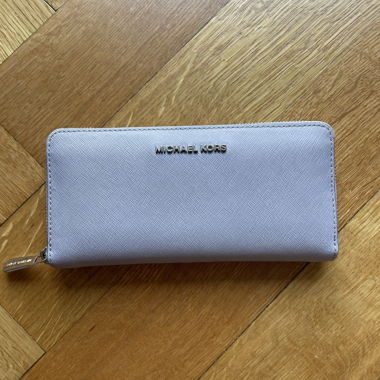 Portafoglio Michael Kors in pelle lilla pastello chiaro