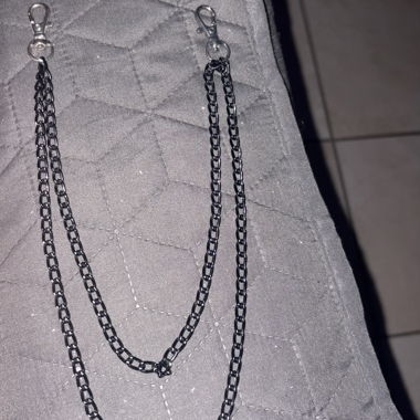 Schwarze Kette für Taschen oder Hosen 