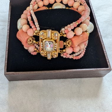 Bracelet de bijoux à rangs multiples en corail