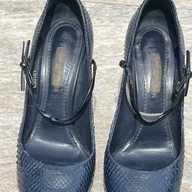 Tacchi alti in pelle di serpente d’acqua blu reale