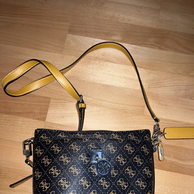 GUESS Tasche