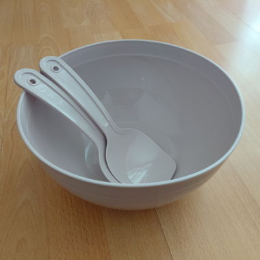 Schüessel-Set mit Besteck