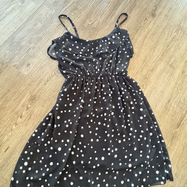 Gepunktetes Minikleid