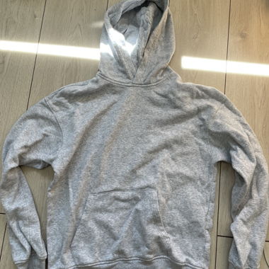 Grauer Hoodie