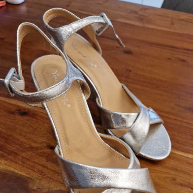 Sandalen (oder Tanzschuhe) 38