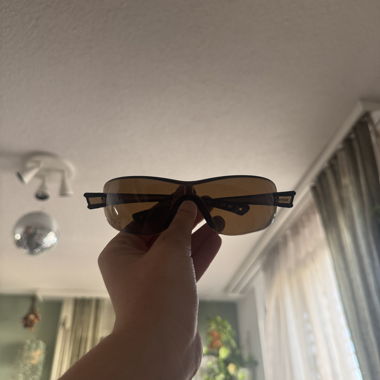 Sonnen-/Schutzbrille braun