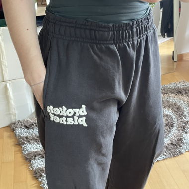 Broken Planet jogger.