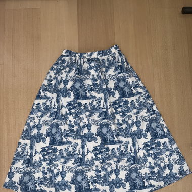 Jupe bleue et blanche 