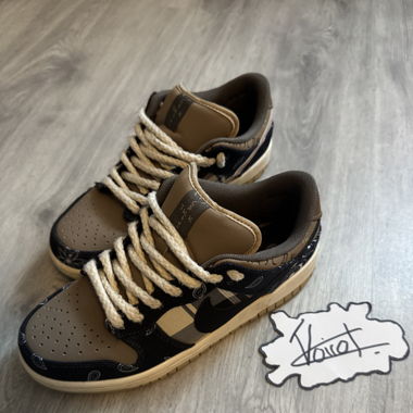 Nike sb x Travis 