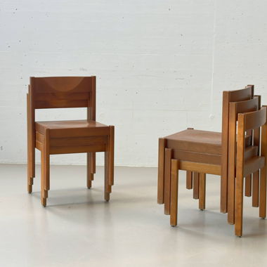 Stapelbare Holzstühle Mid-Century Design
